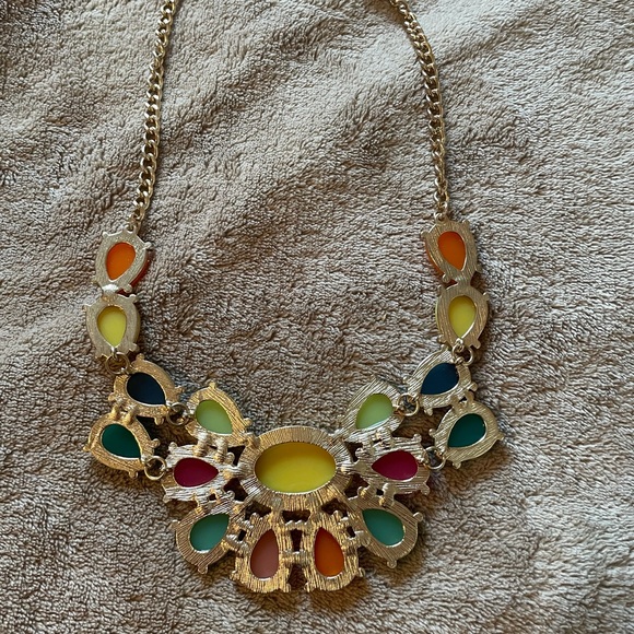 Colorful boutique statement necklace w/matching earrings - Picture 2 of 4